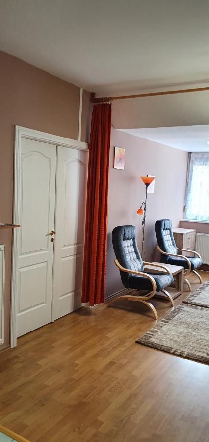 Vénusz Apartman Cserkeszőlő Exterior foto