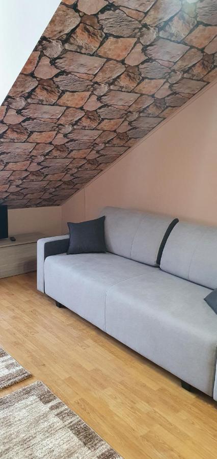 Vénusz Apartman Cserkeszőlő Exterior foto