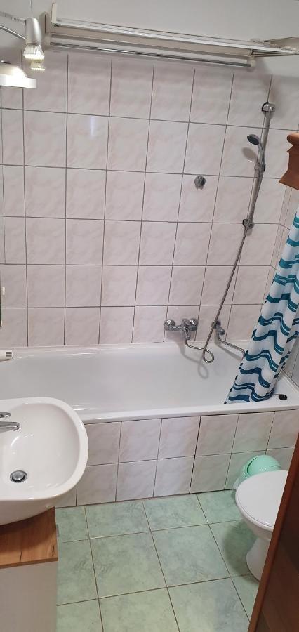 Vénusz Apartman Cserkeszőlő Exterior foto